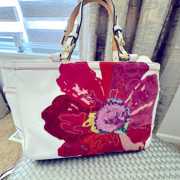 Coach Handbags - Coach Ltd Ed Poppy for Peace White Leather Red Floral Gallery Tote